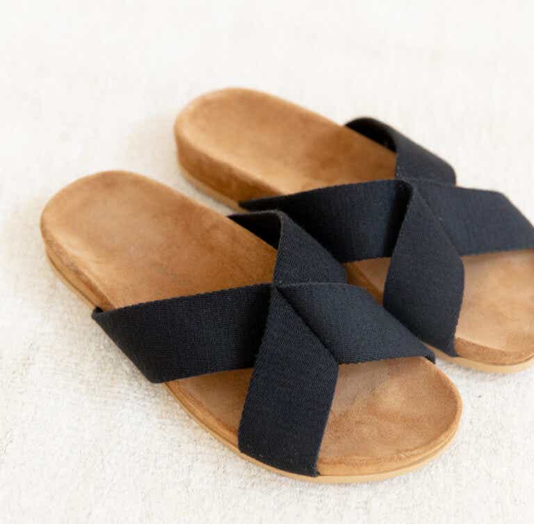 Cotton crossover sandals
