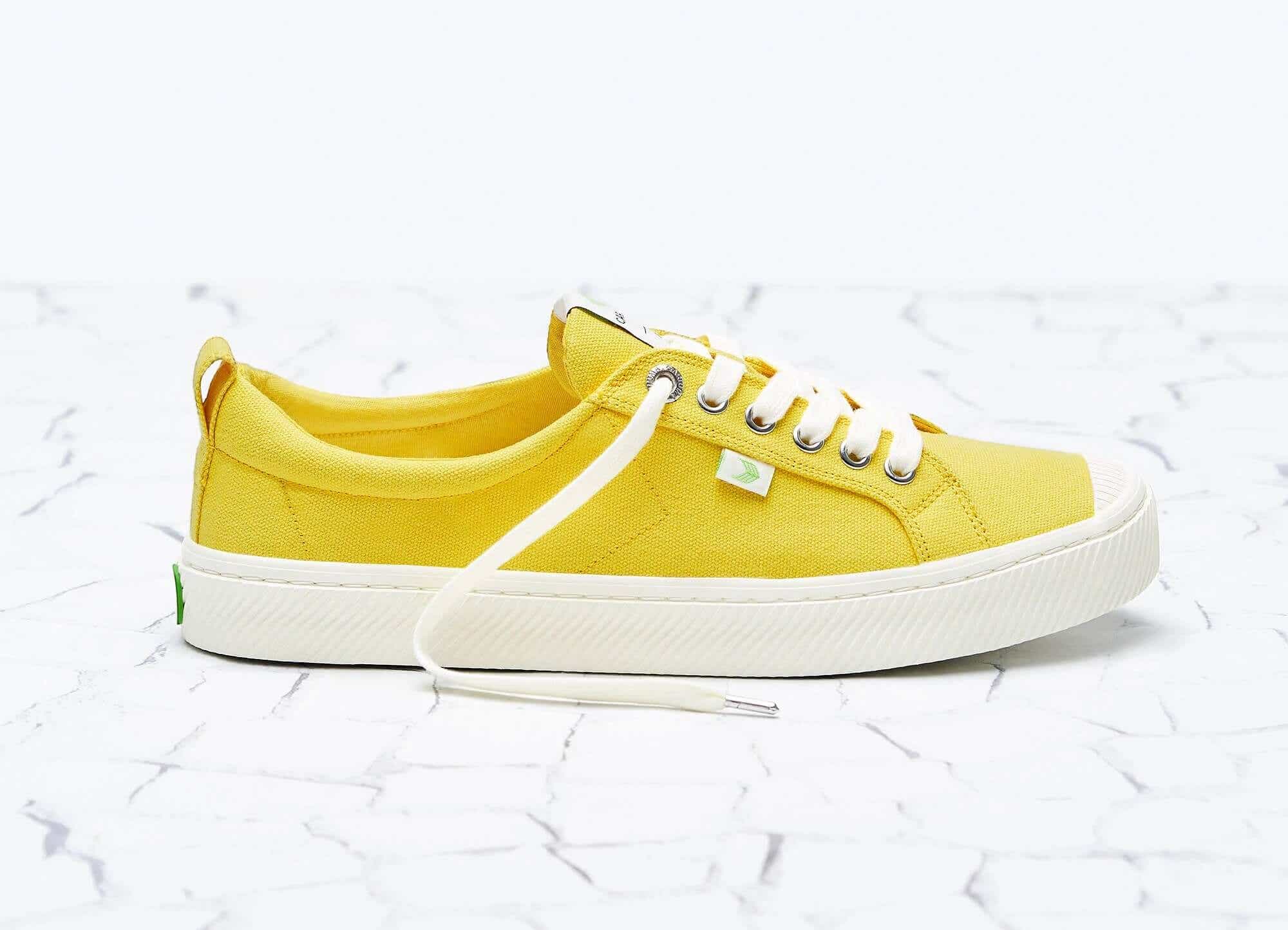 cariuma low OCA sneaker