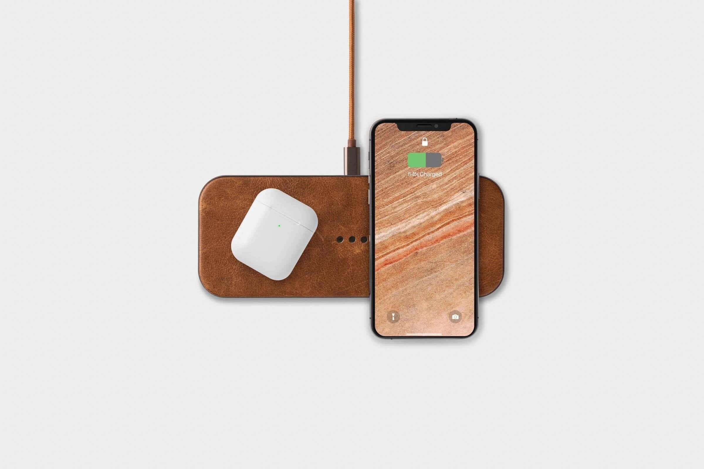 courant wireless charger with phone and airpods