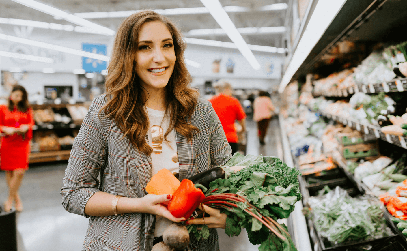 Lauren Castle buying groceries