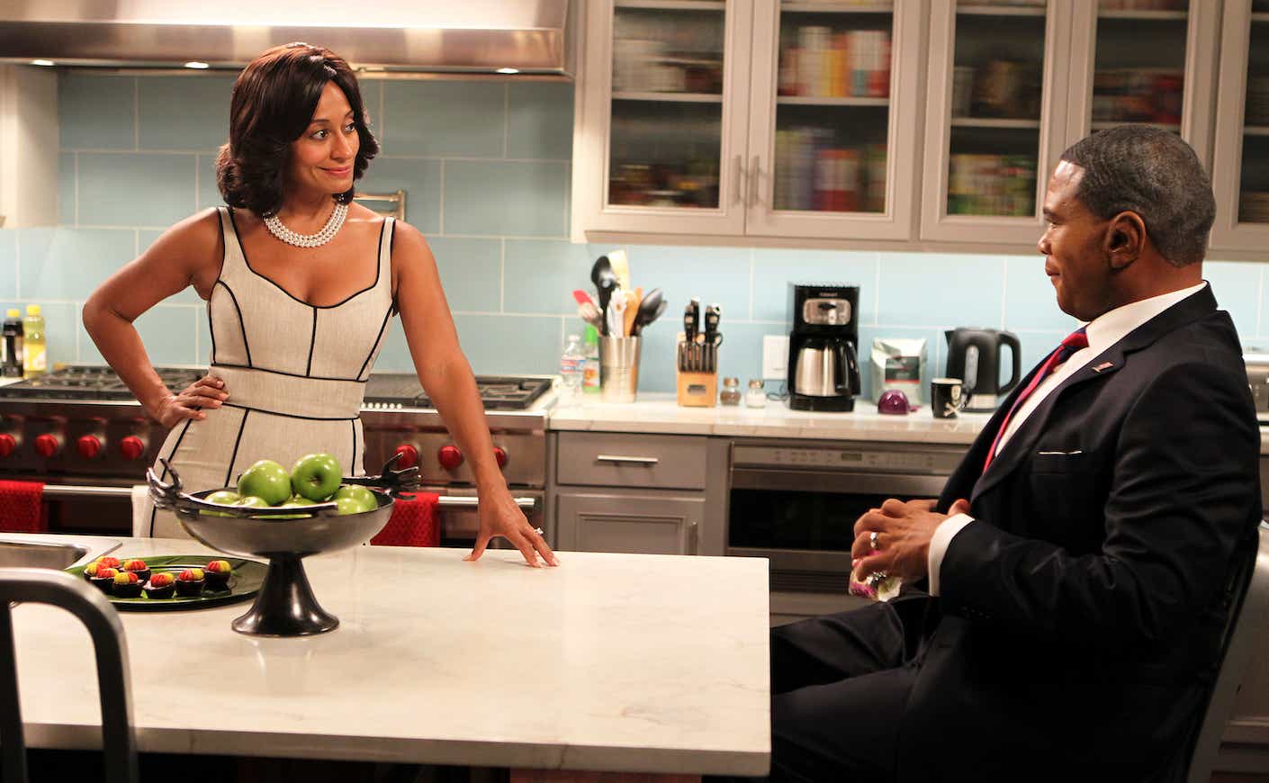 10 Funniest Best Halloween Episodes Friends, The Office, Parks & Rec