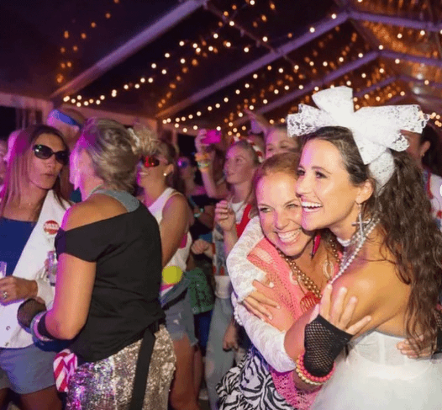 Katie Couric and her daughter Ellie dressed in 80s costumes