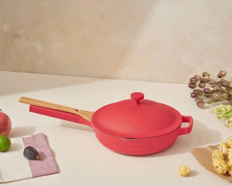 red always pan in kitchen