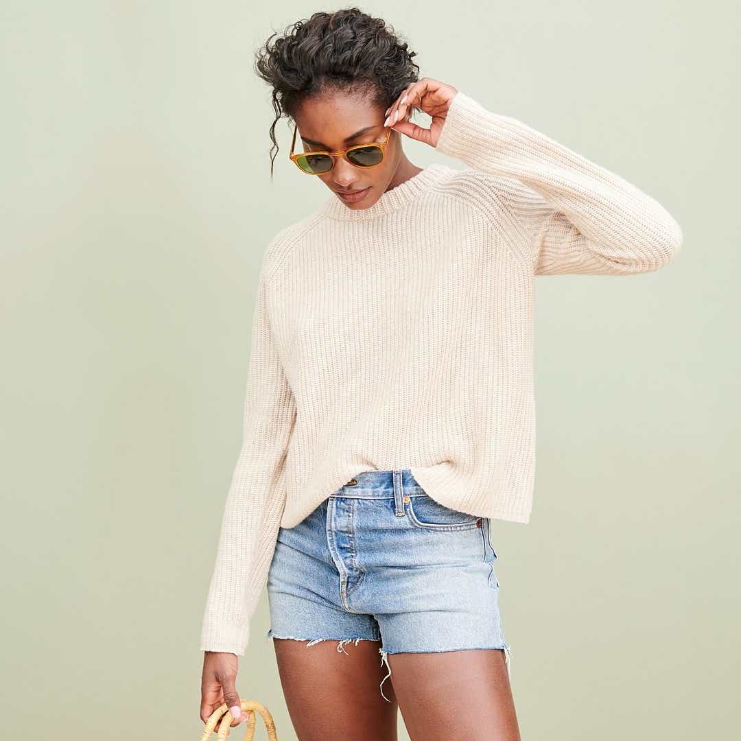 NEUTRALS FROM FISHERMAN COCOON CREWNECK + BUCKET BAG OUTFIT