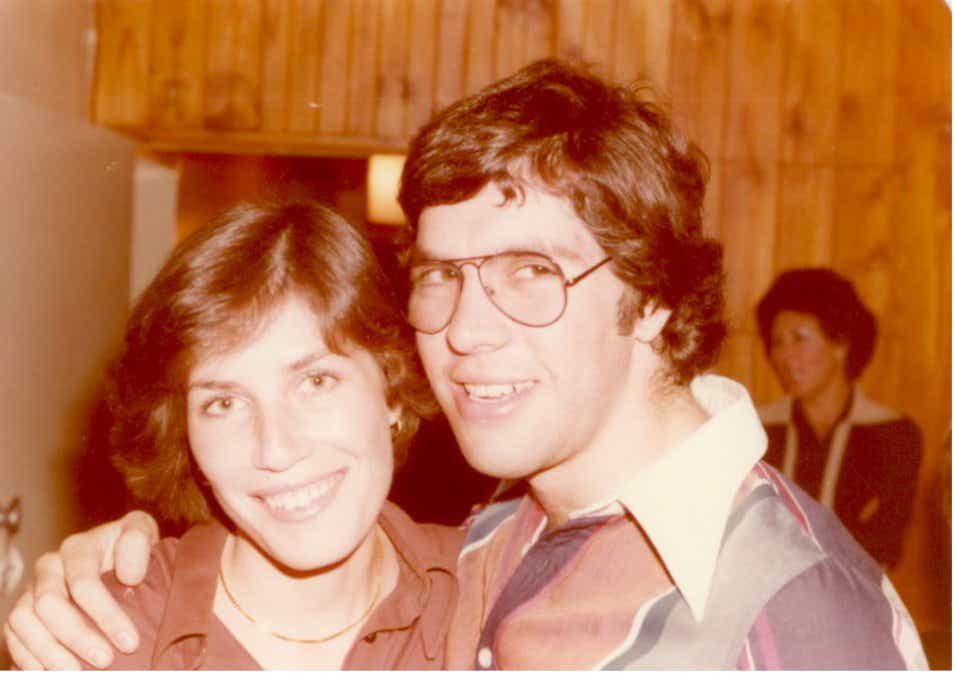Close up on young Janice and Ian
