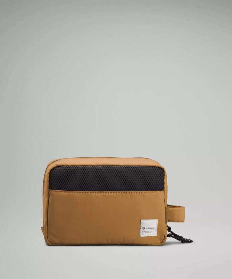 lululemon dopp kit