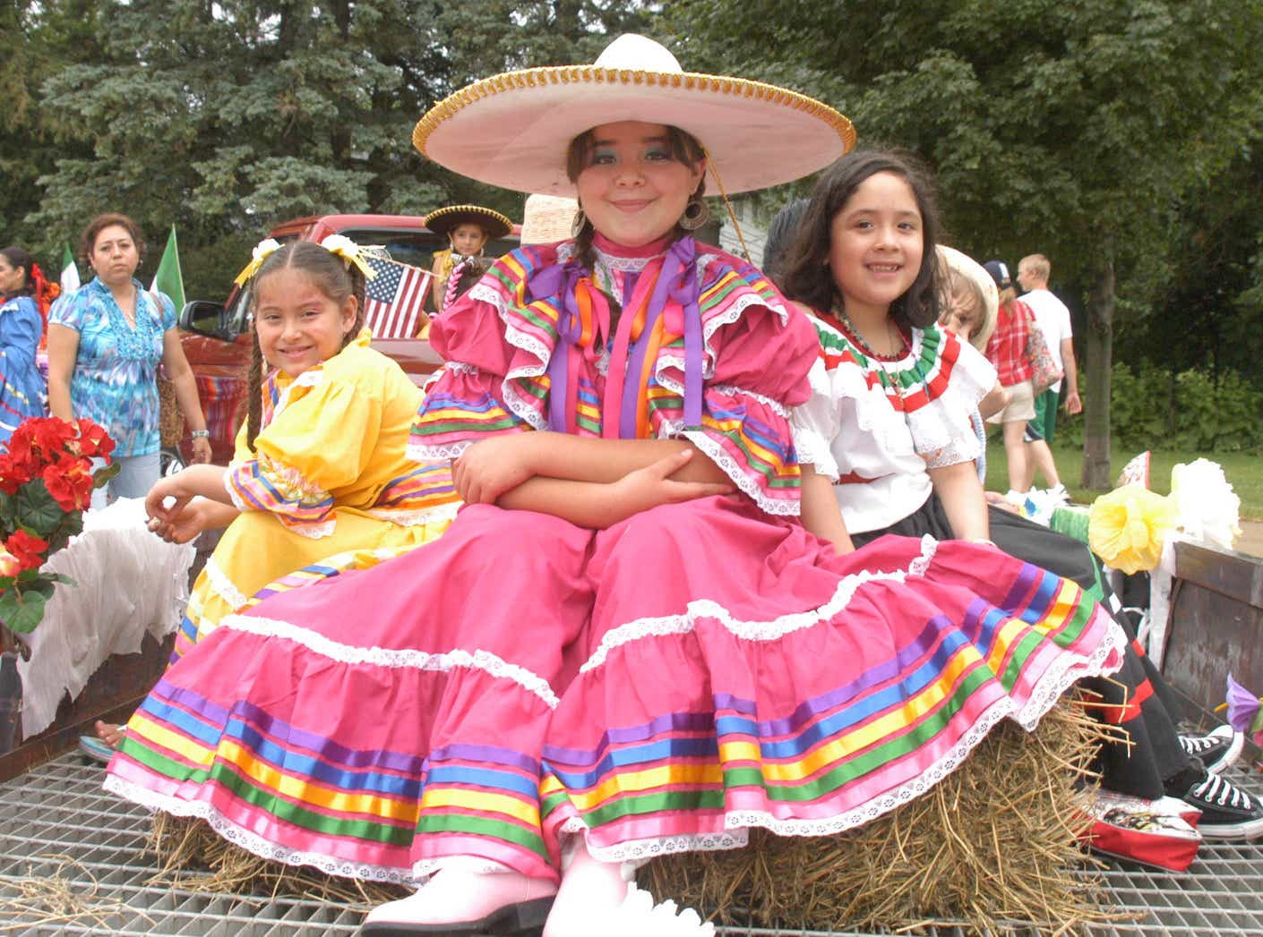 girls in storm lake wearing traditional mexican clothing
