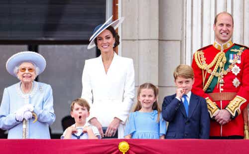 Queen Elizabeth, Kate Middleton, Prince William, Princess Charlotte, Prince Louis and Prince George