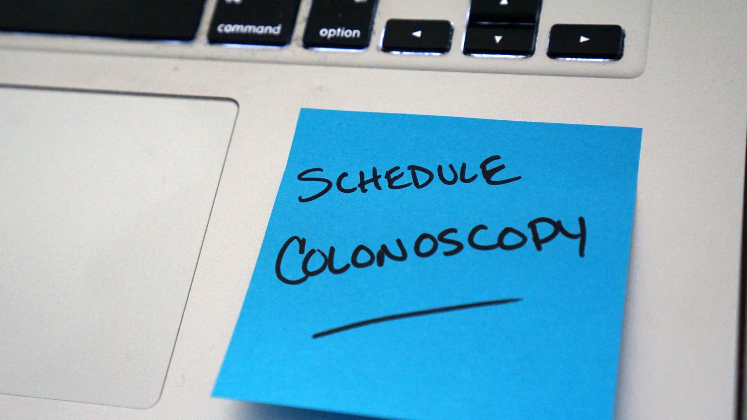 Sticky,Note,Reminder,On,Laptop,To,Schedule,A,Colonoscopy