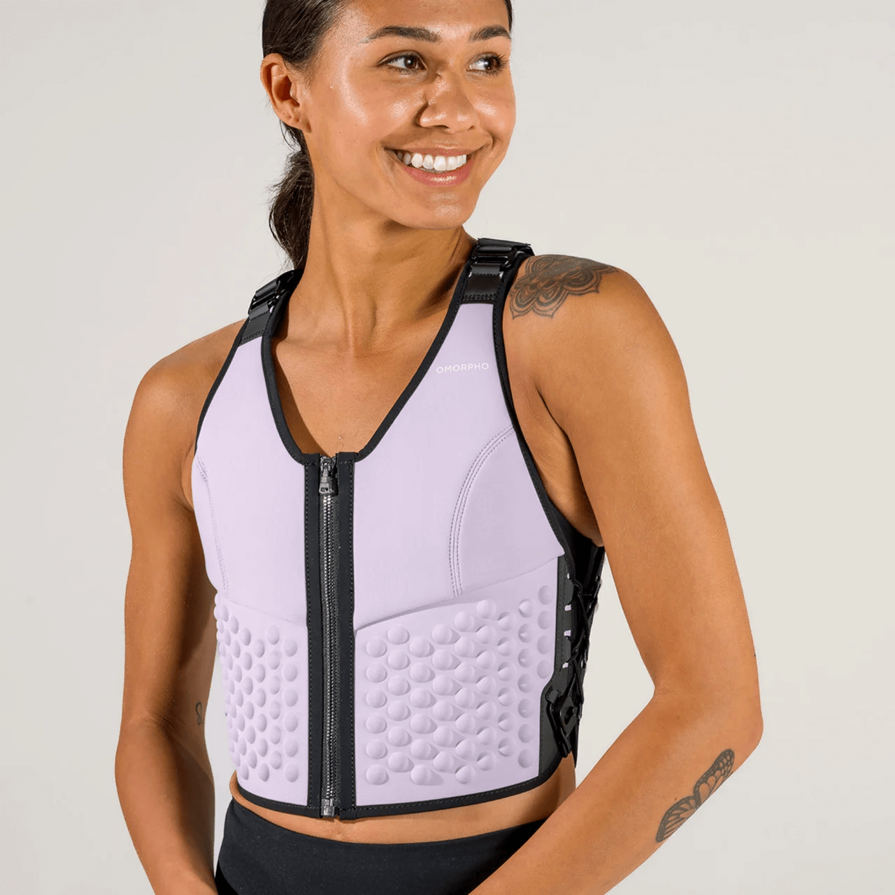 OMORPHO weighted vest on model.