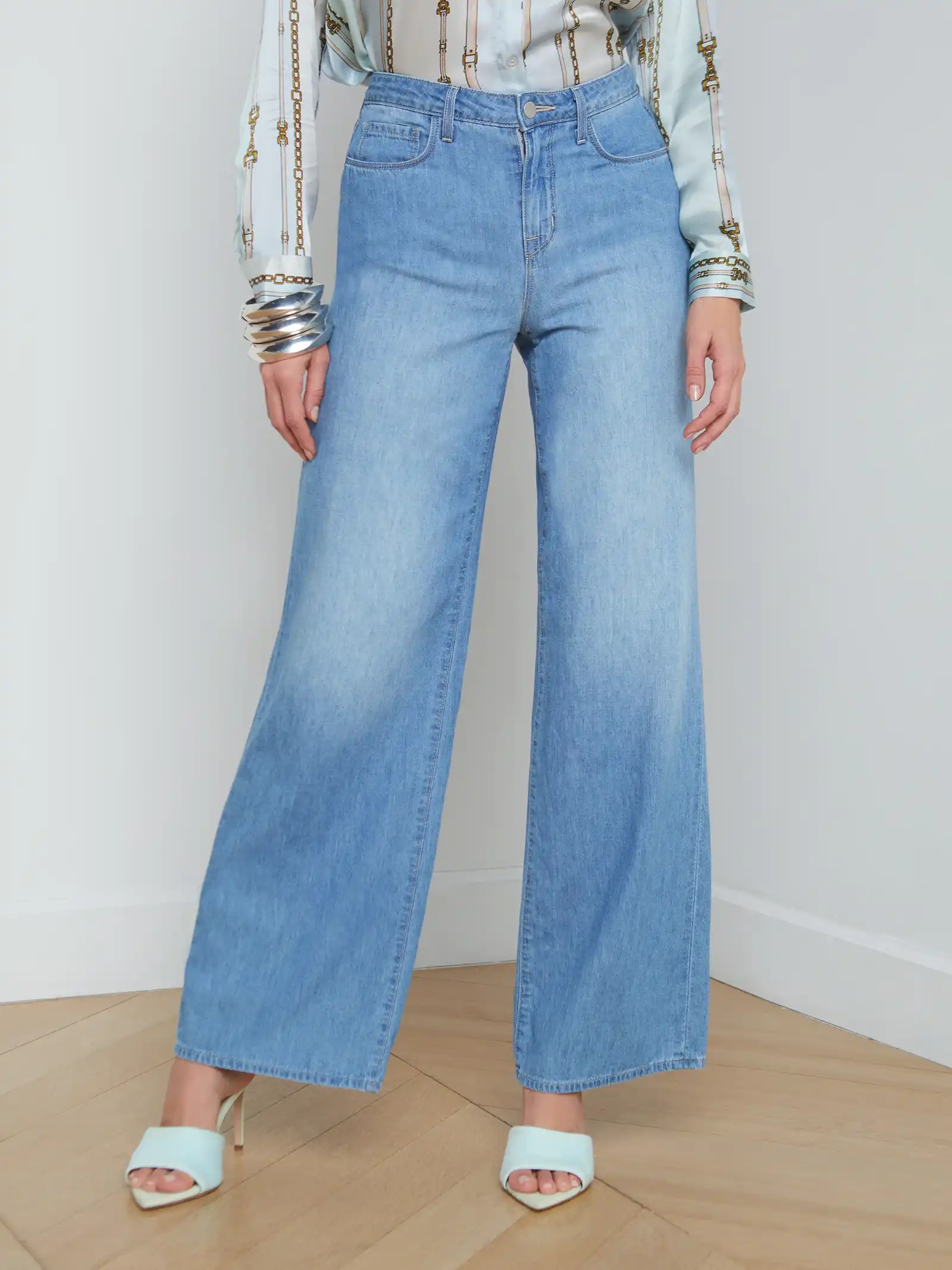 l'agence Alicent Wide-Leg Jean on model