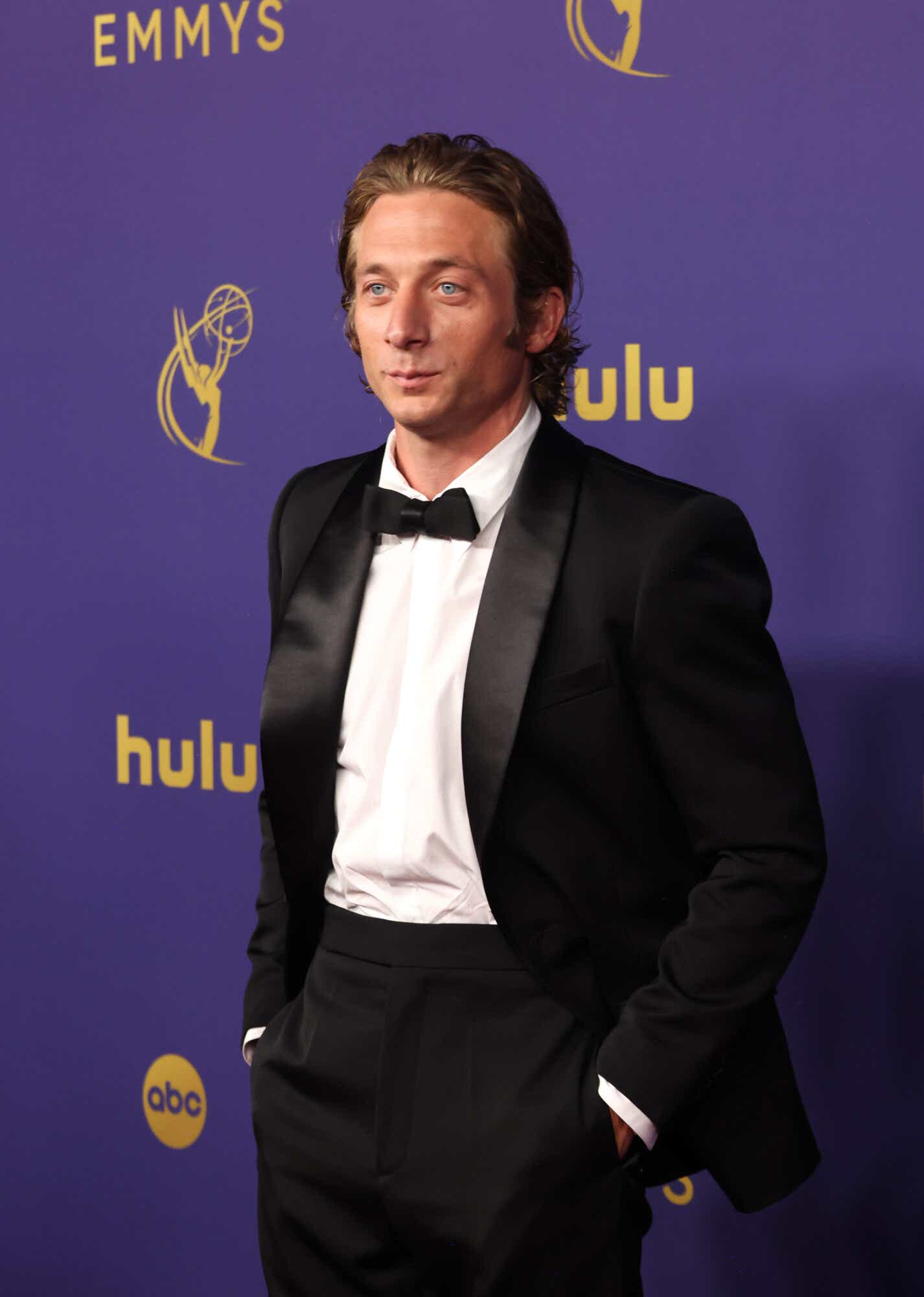 Jeremy Allen White sports a classic black tux to the Emmys.