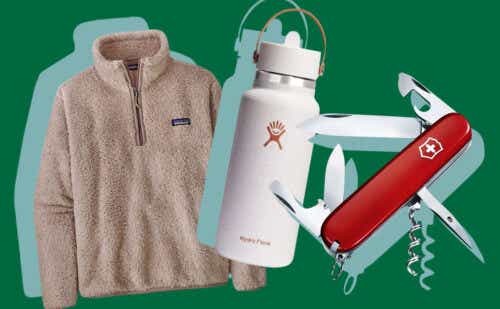 rei gifts on green background