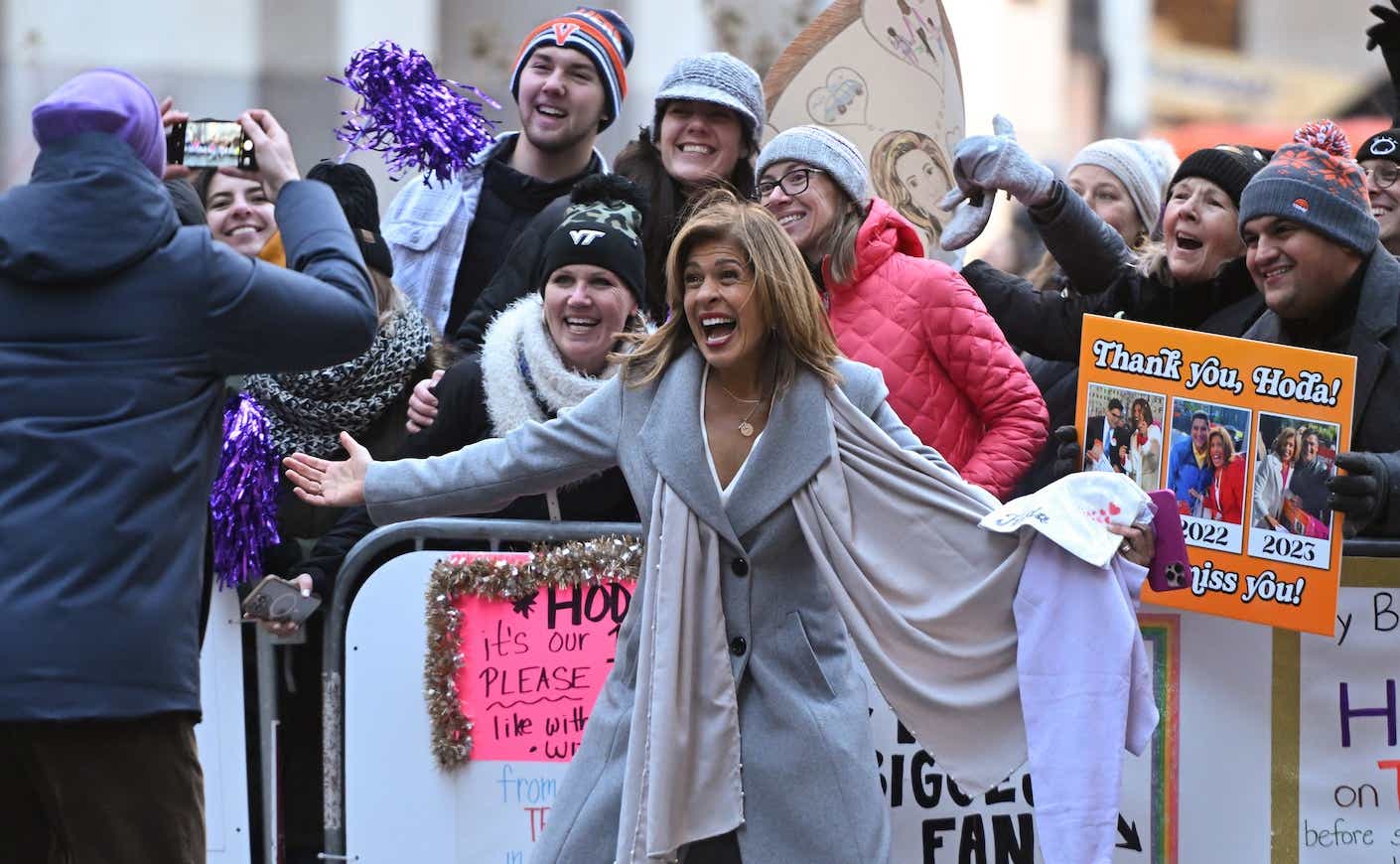 hoda kotb posing with fans outside the today show studios