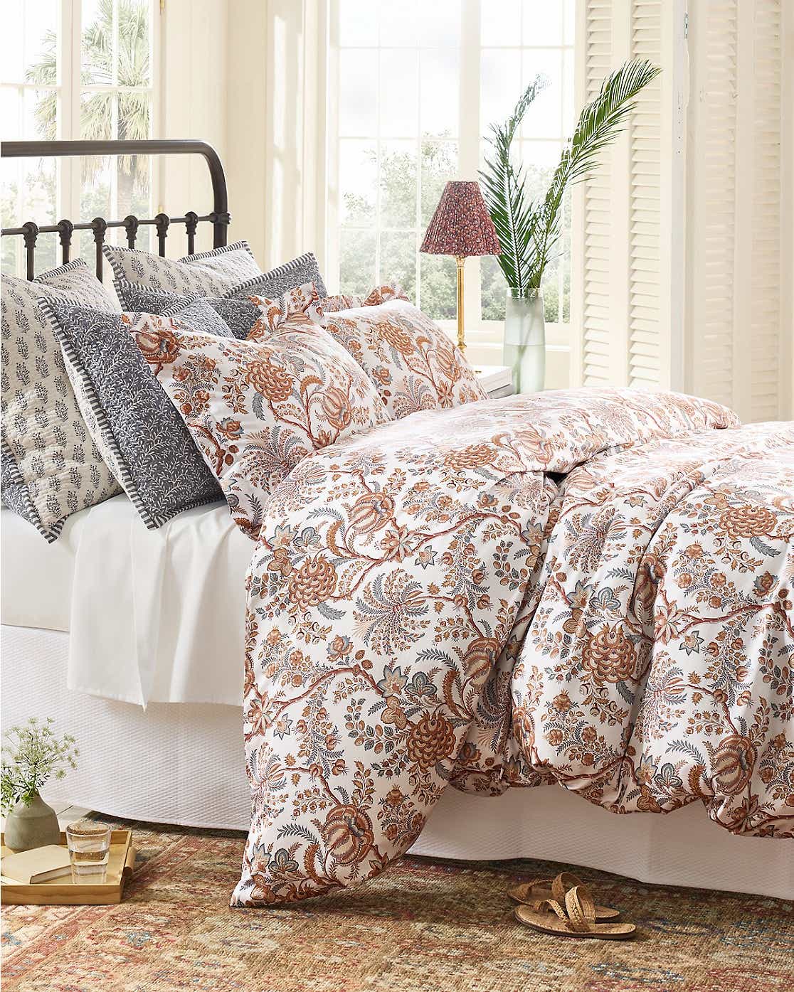 Lyon Floral Wrinkle-Resistant Sateen Duvet Cover