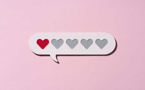 Low Heart Rating With the Last Heart in Speech Bubble, Paper Craft