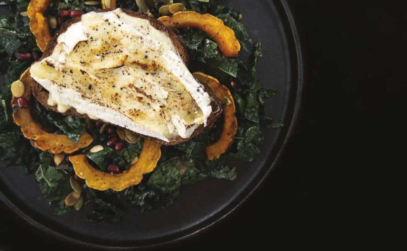 brie toasts with salad