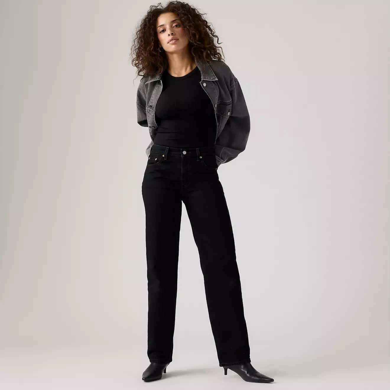 model wearing levi's 501