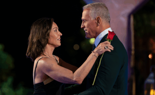 Debbie embraces Mel Owens at the rose ceremony