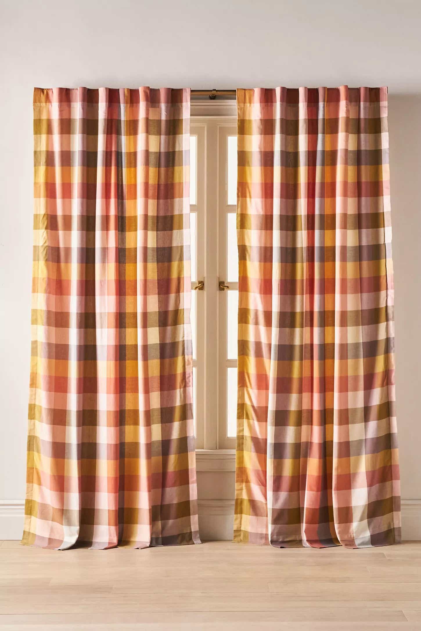 Woven Semi-Sheer Cotton Plaid Curtain