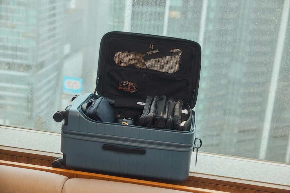 Away topside luggage